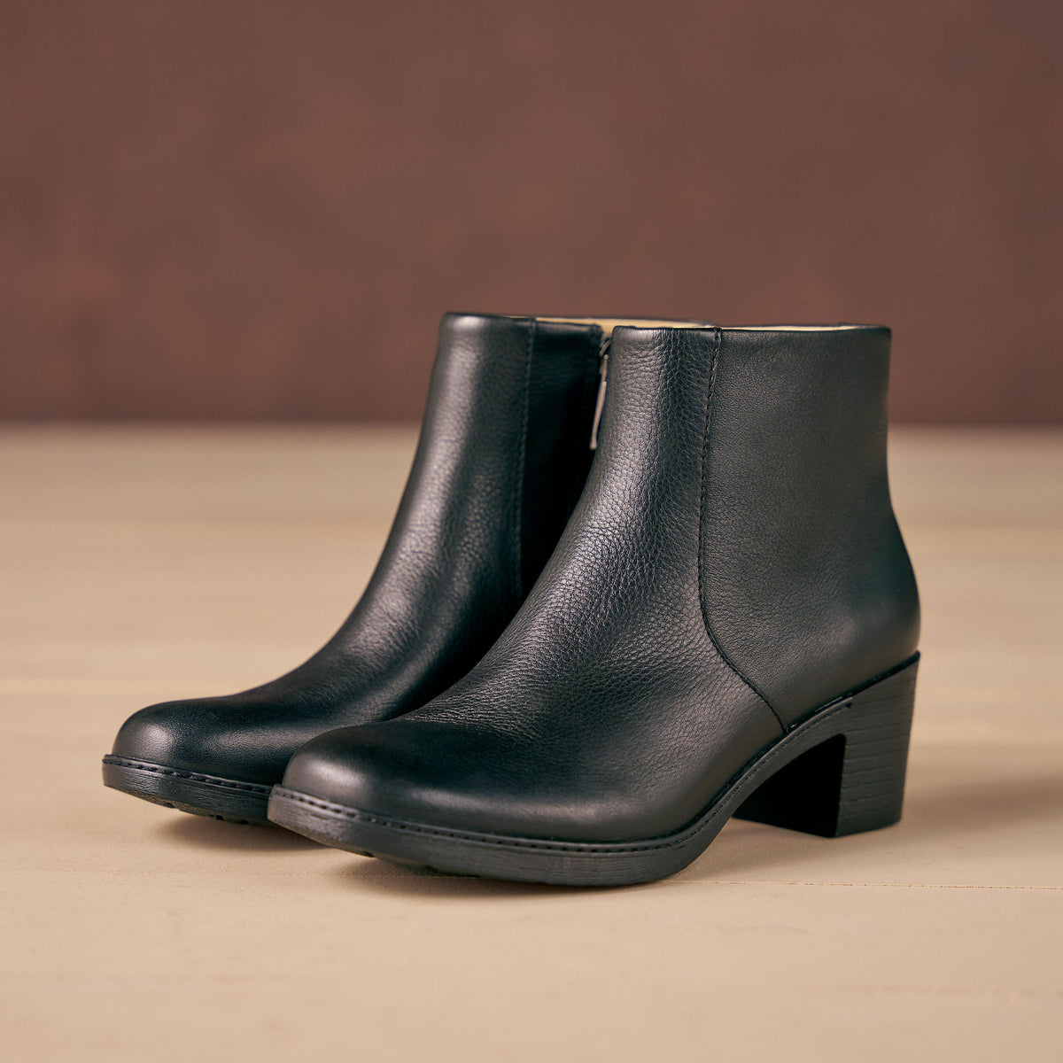 WOMEN'S MERYLL